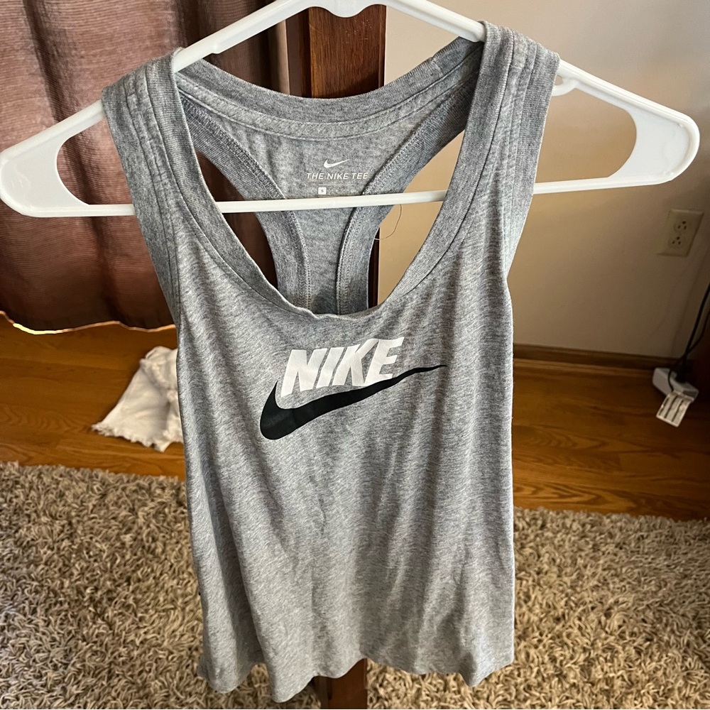 Nike Racerback Tank Women’s L